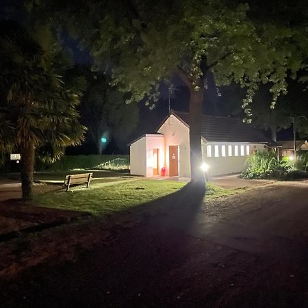 Camping Les Portes Du Perche Mamers ภายนอก รูปภาพ